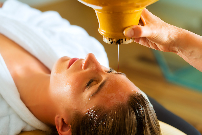 ayurveda-im-herbst-massage